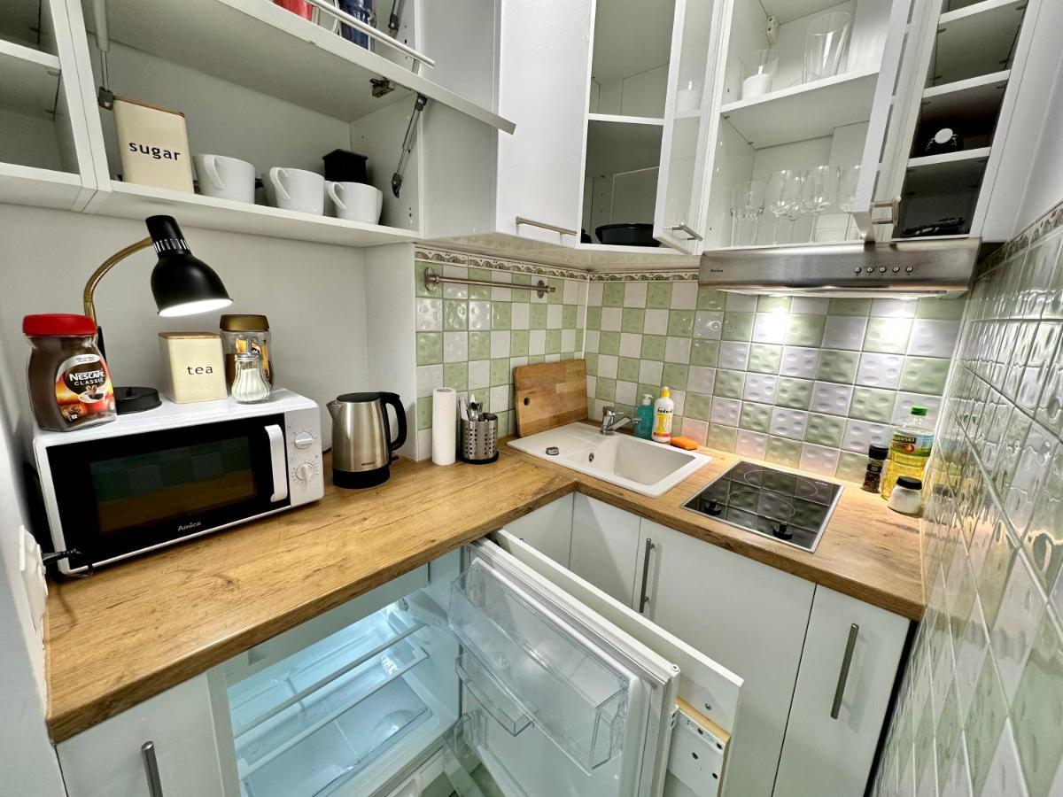 Appartamento GOLD 2 King Size Bed, metro x2 free WiFi, 50'TV Netflix, HBO, AppleTV+ Varsavia Esterno foto